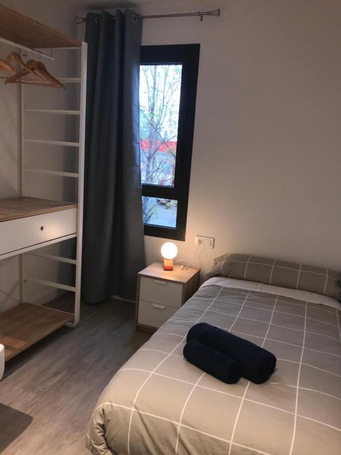 Llull Home Sant Adria de Besos Ngoại thất bức ảnh
